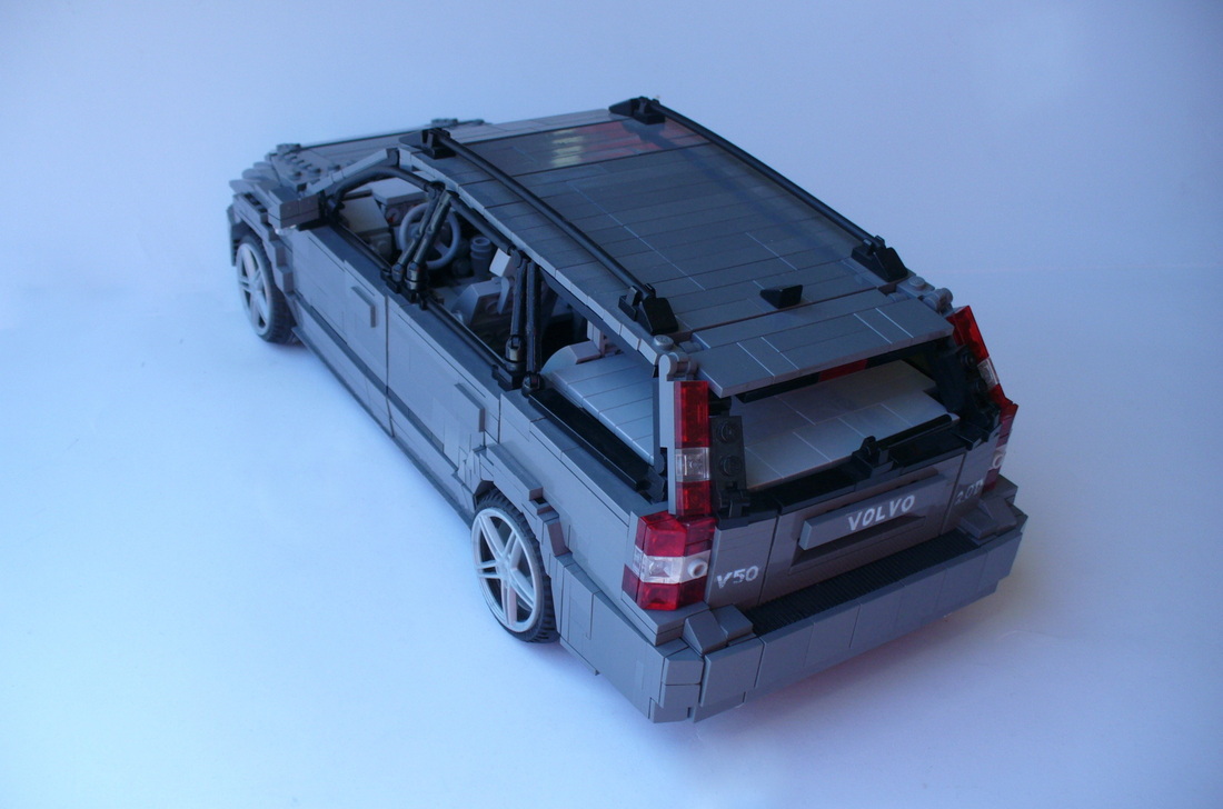 Volvo out of Lego bricks minivolvo.lu