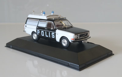 VOLVO 244 Limousine Nero Bianco Polis polizia Svezia 1974-1993 1/43 Ixo Prem 